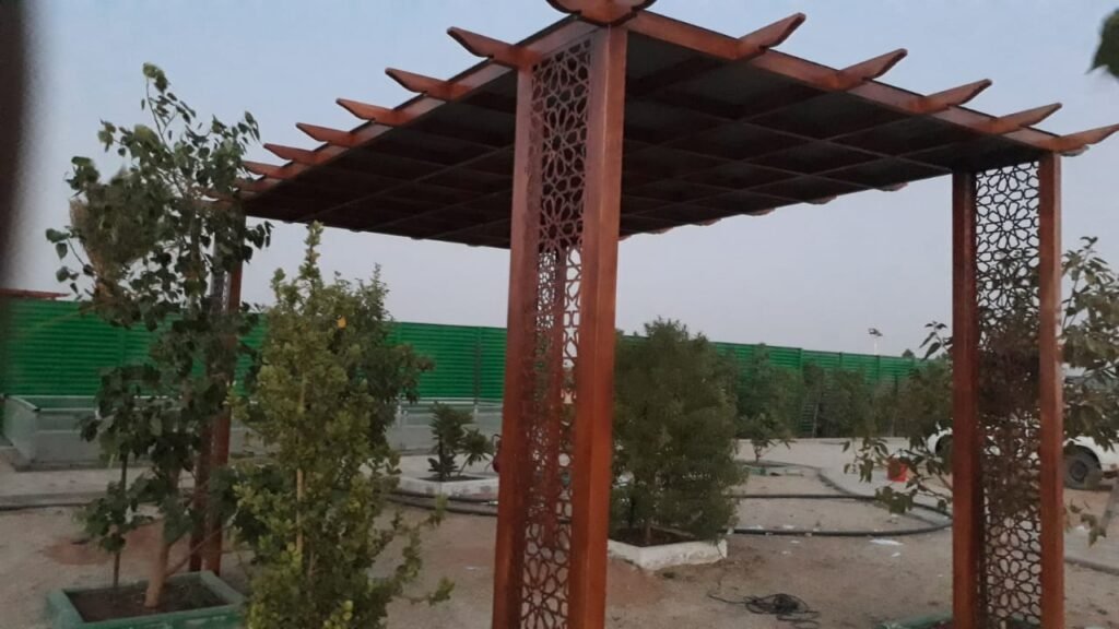 مظلات خشبية للحدائق